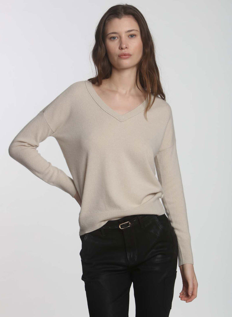 CORE Cashmere BF Vee - Ecru