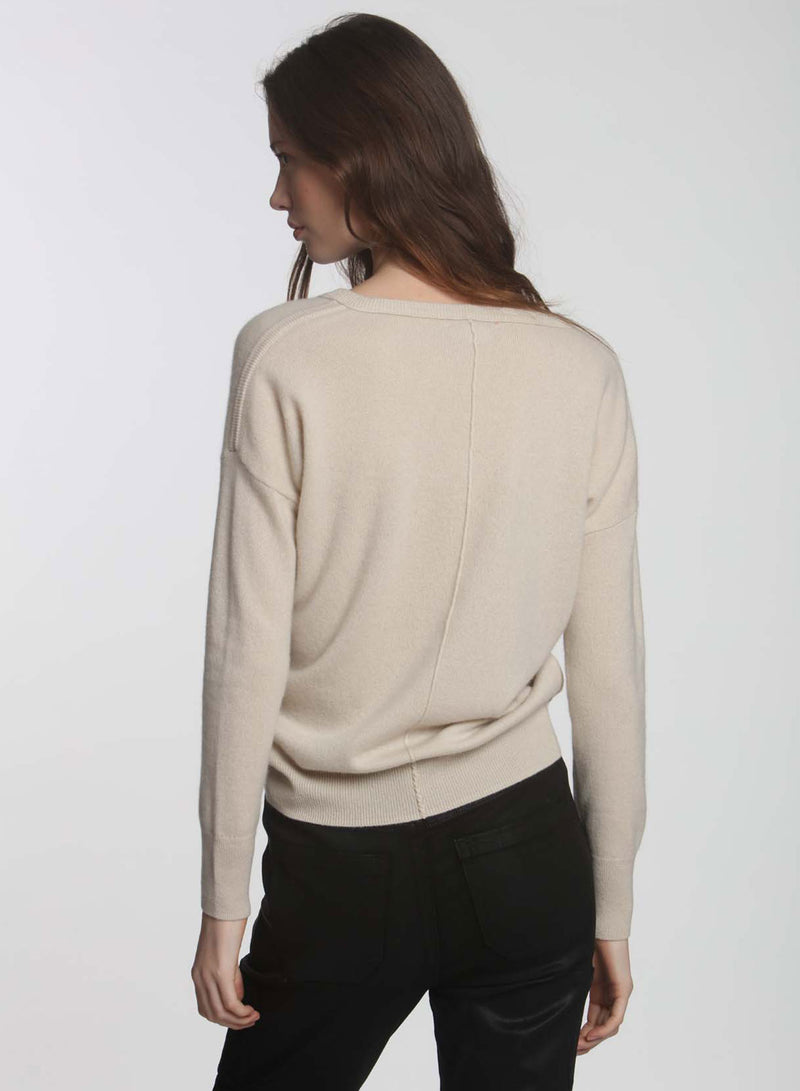 CORE Cashmere BF Vee - Ecru