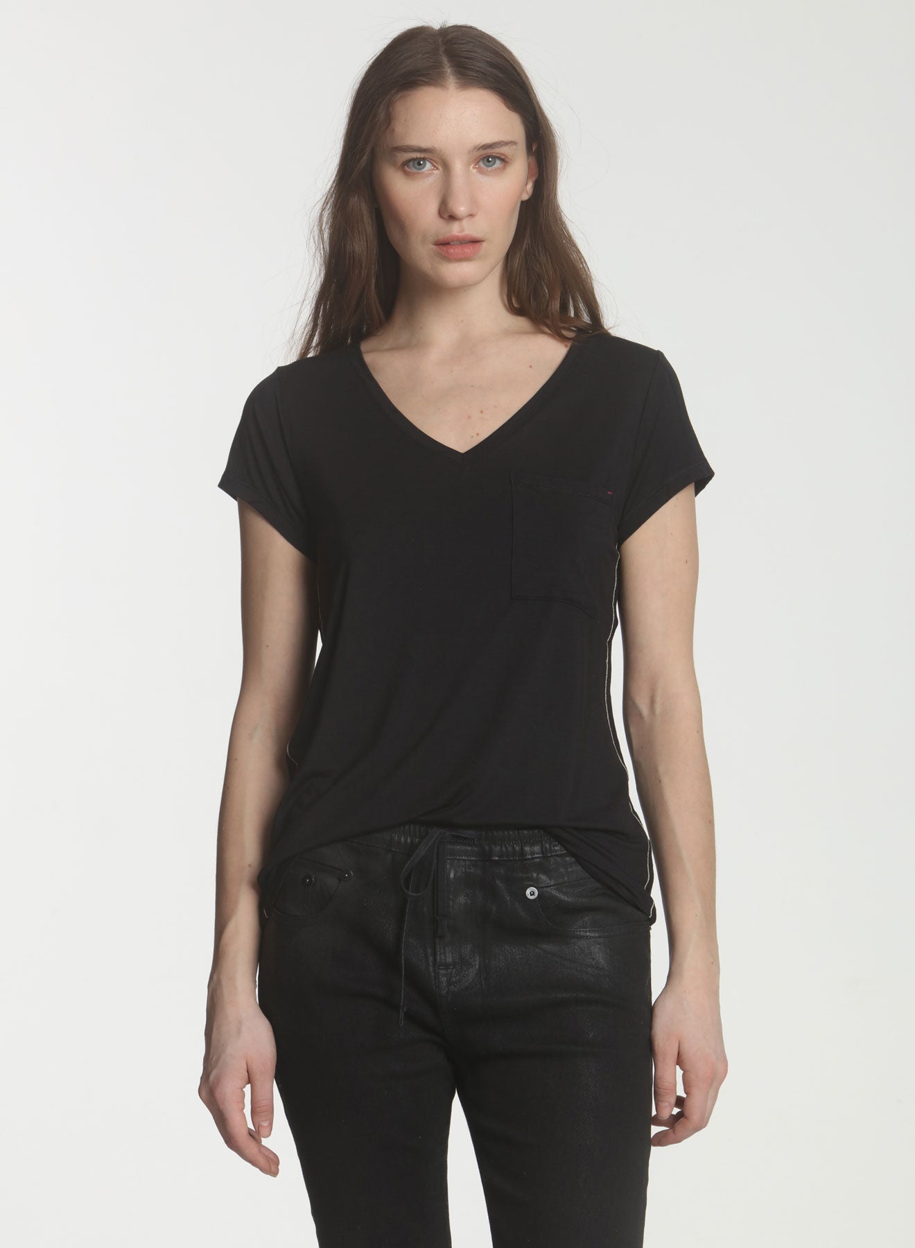 Thread Harper LABEL+thread Women's Harper Pocket Vee - Black