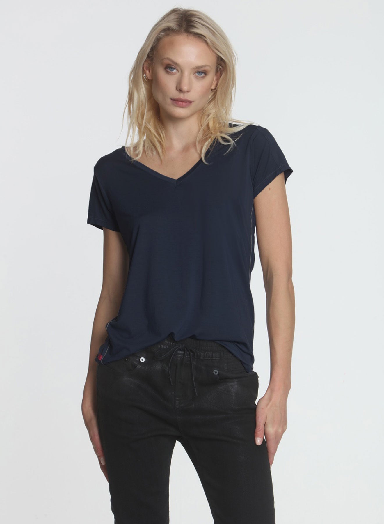 Thread Harper LABEL+thread Women's Harper Vee - Navy
