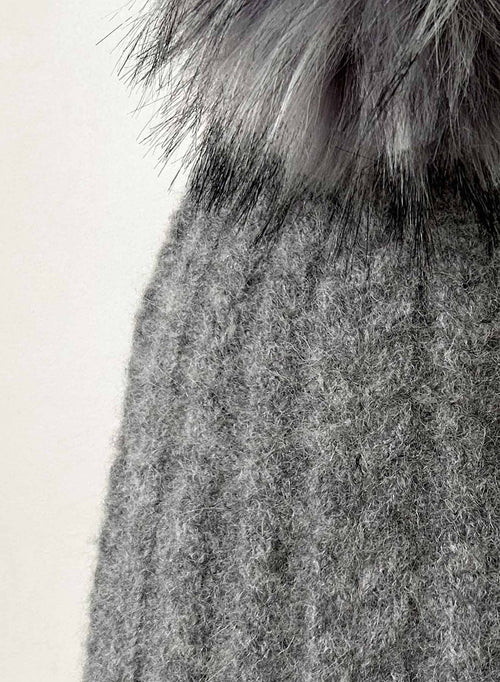 Magic Cable Hat - Grey