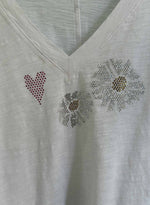 Graphic Rebel Vee - White Daisy Crystal