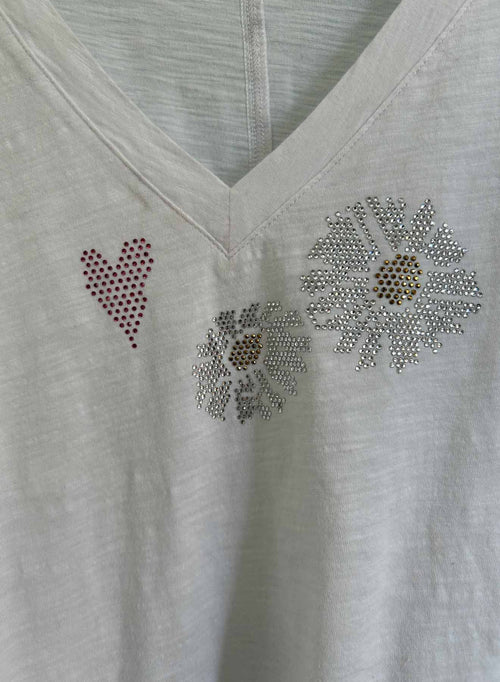 Graphic Rebel Vee - White Daisy Crystal