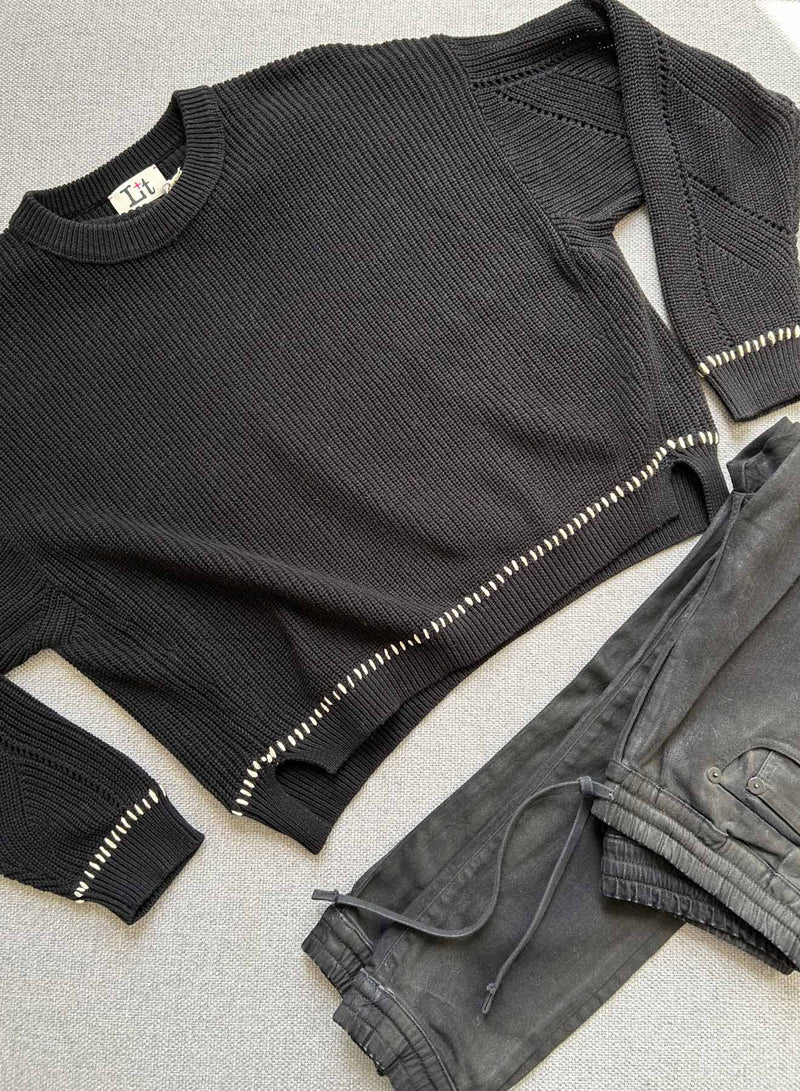 Hilda Stitch Crew - Black