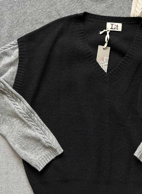 Vested Vee - Black/grey