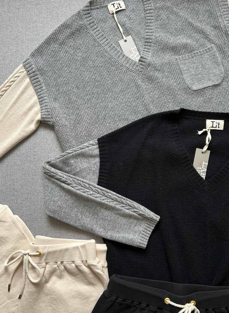 Vested Vee - Grey/ecru