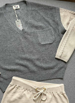 Vested Vee - Grey/ecru