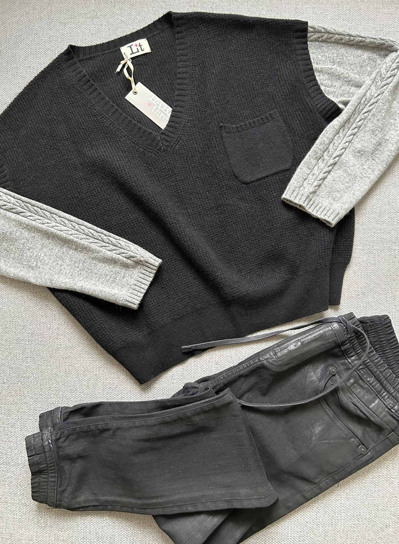 Vested Vee - Black/grey