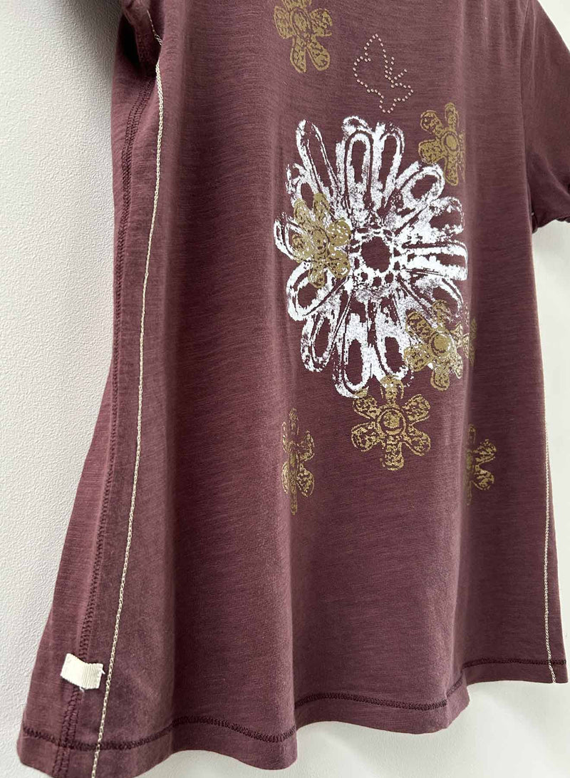 Graphic Ava Tee - Maroon Daisy Crystal