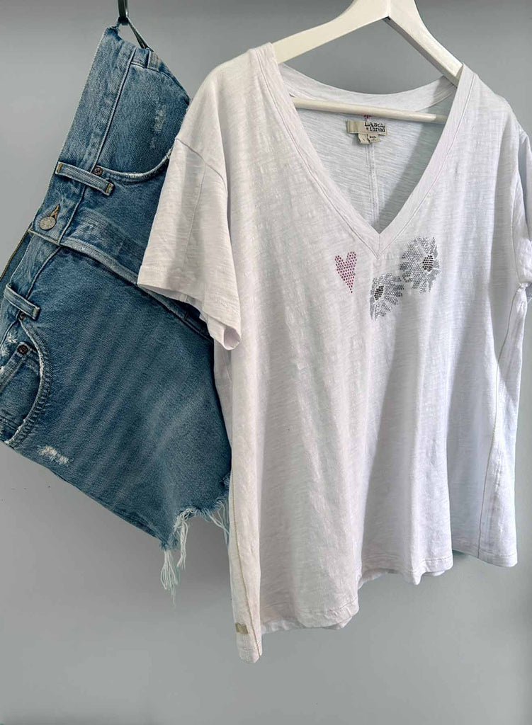 Graphic Rebel Vee - White Daisy Crystal