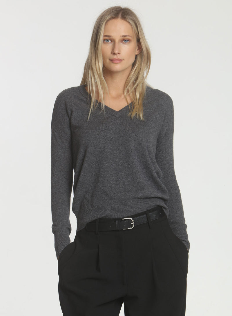 CORE Cashmere BF Vee - Charcoal
