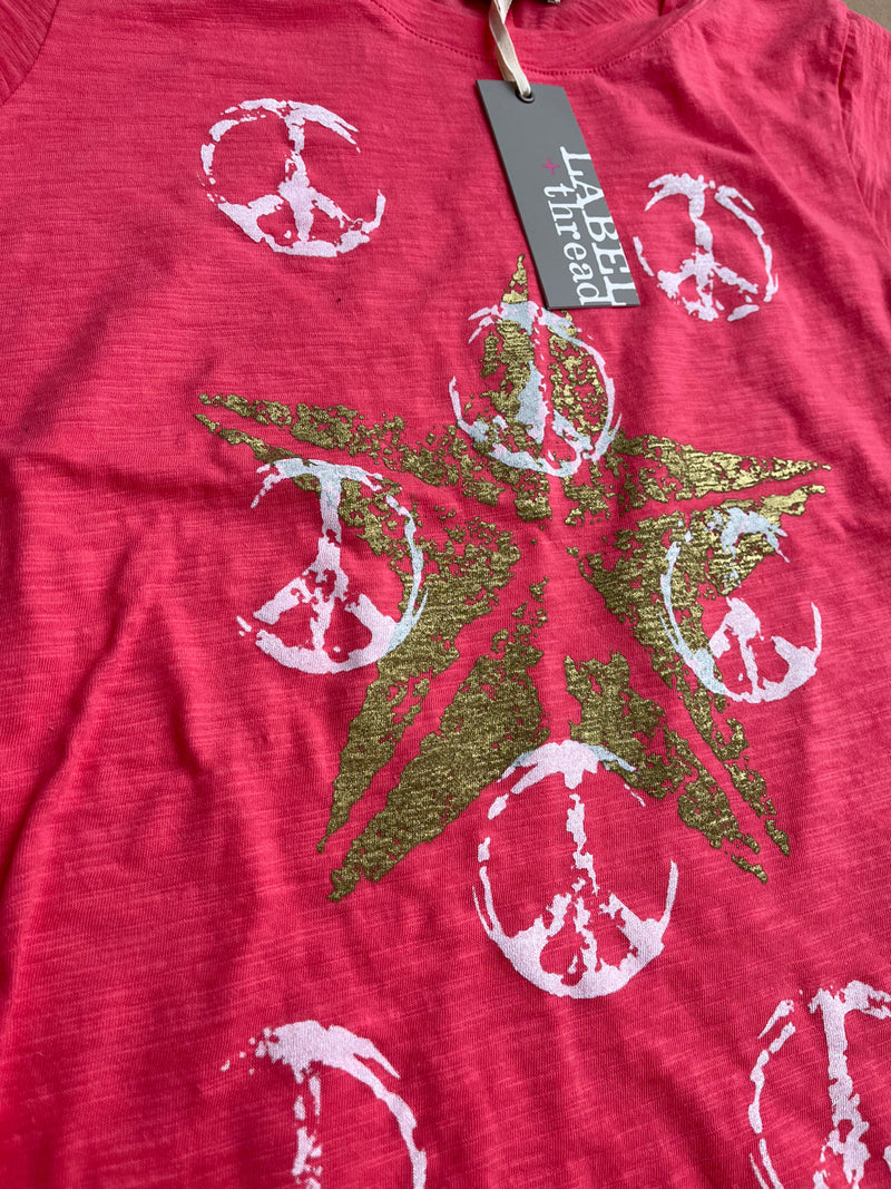 Graphic Ava Tee - Faded Red Star Peaceful